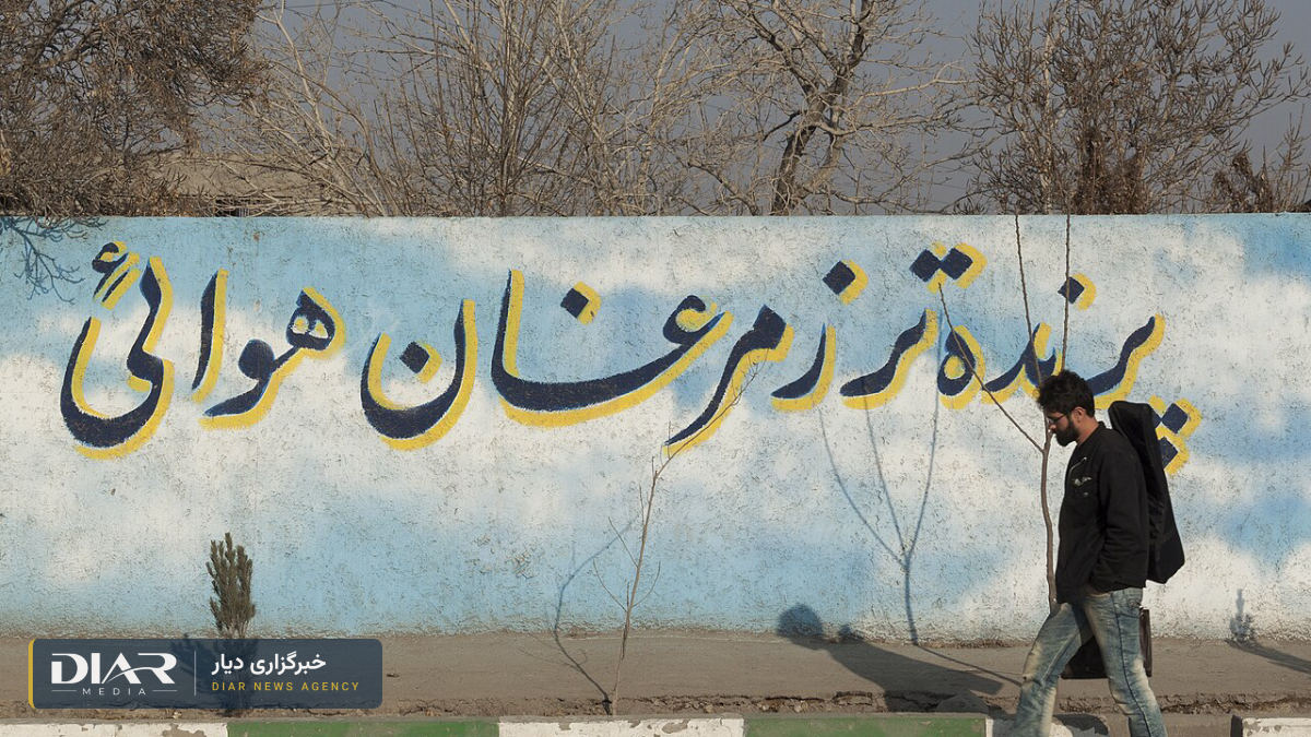 دادگاه کیفری قم زنی را برای بوسیدن مردی در کافی‌شاپ به ۵۰ ضربه شلاق محکوم کرد