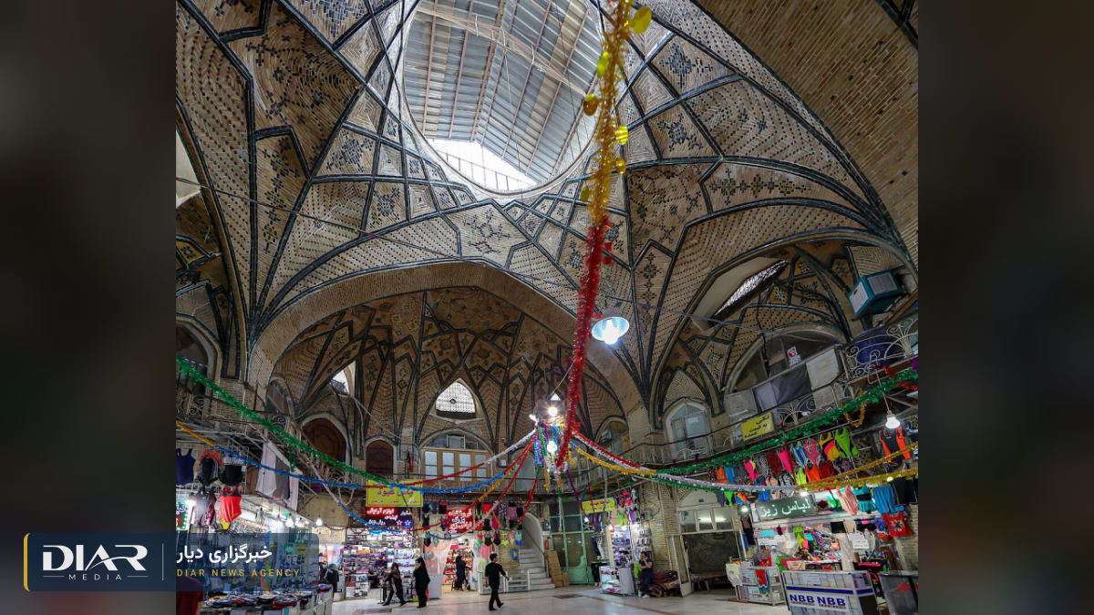 بازار بزرگ تهران؛ کاسبان از کاهش شدید خرید و خطر ورشکستگی می‌گویند. تصویر آرشیوی؛ عکس: Ninara، مجوز CC BY 2.0، ویکی‌مدیا کامنز