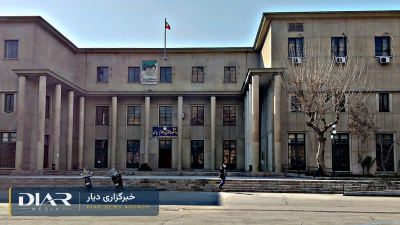 Università di Teheran: Farzad Kolbali escluso dall'insegnamento per contenuti "sovversivi"
